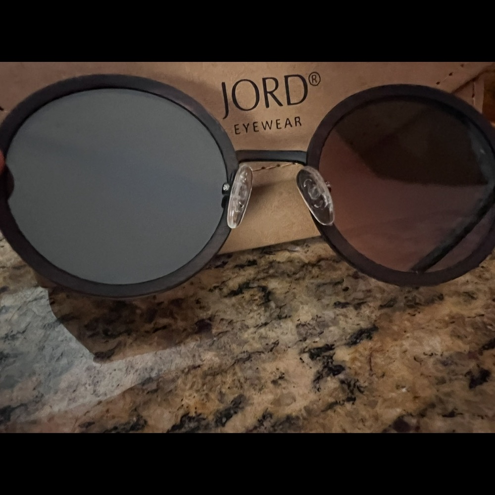 JORD    Sleek Black Sunglasses for Effortless Style